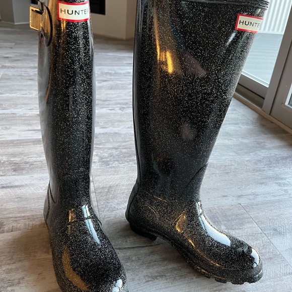 Hunter Women’s Original Starcloud Tall boot in Black glitter multi! ❤️❤️❤️⭐️ - Picture 2 of 6